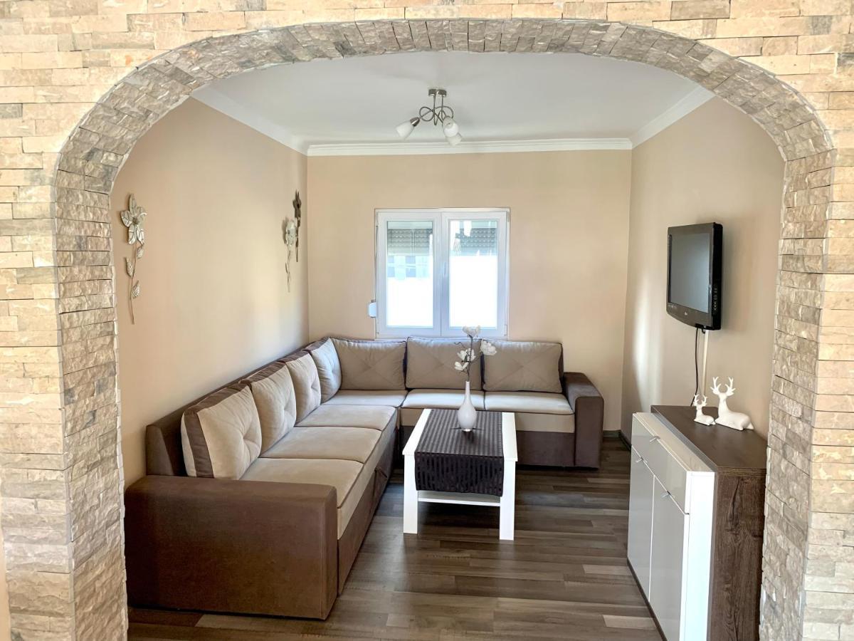 Apartments Neira Near Dubrovnik Ivanica Exteriör bild